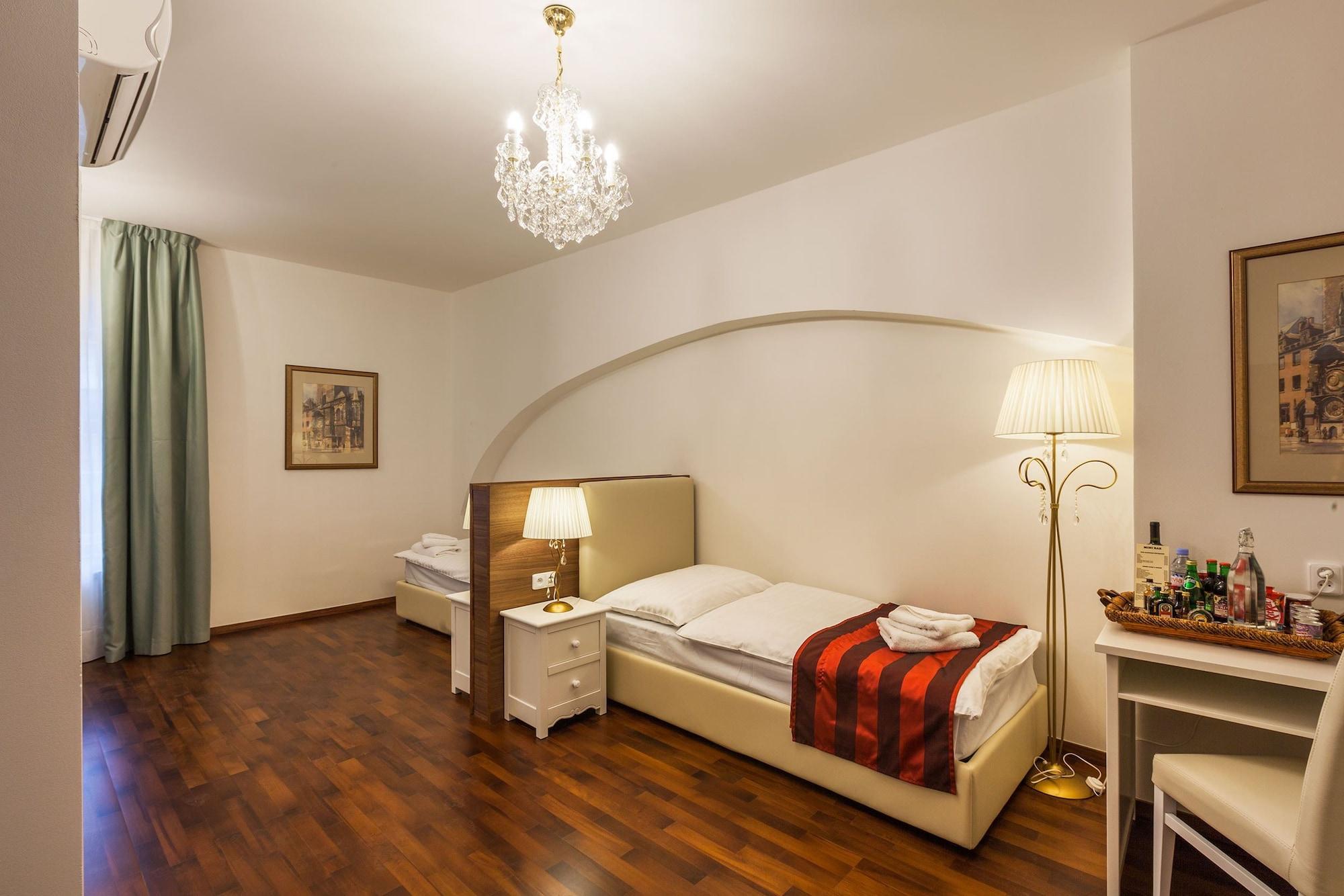 Little King U Malvaze Otel Prag Dış mekan fotoğraf